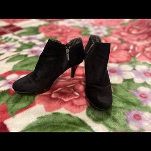 Bandolino Black suede  booties